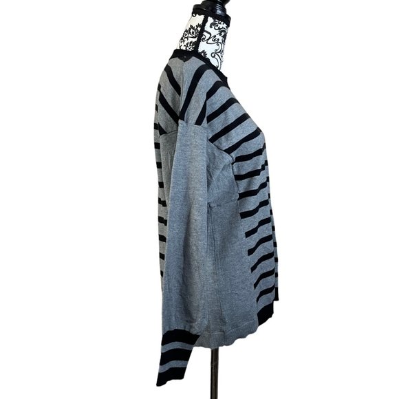 Liz Claiborne | Women's Grey Black Striped Mock Neck Sweater Large - Picture 5 of 6